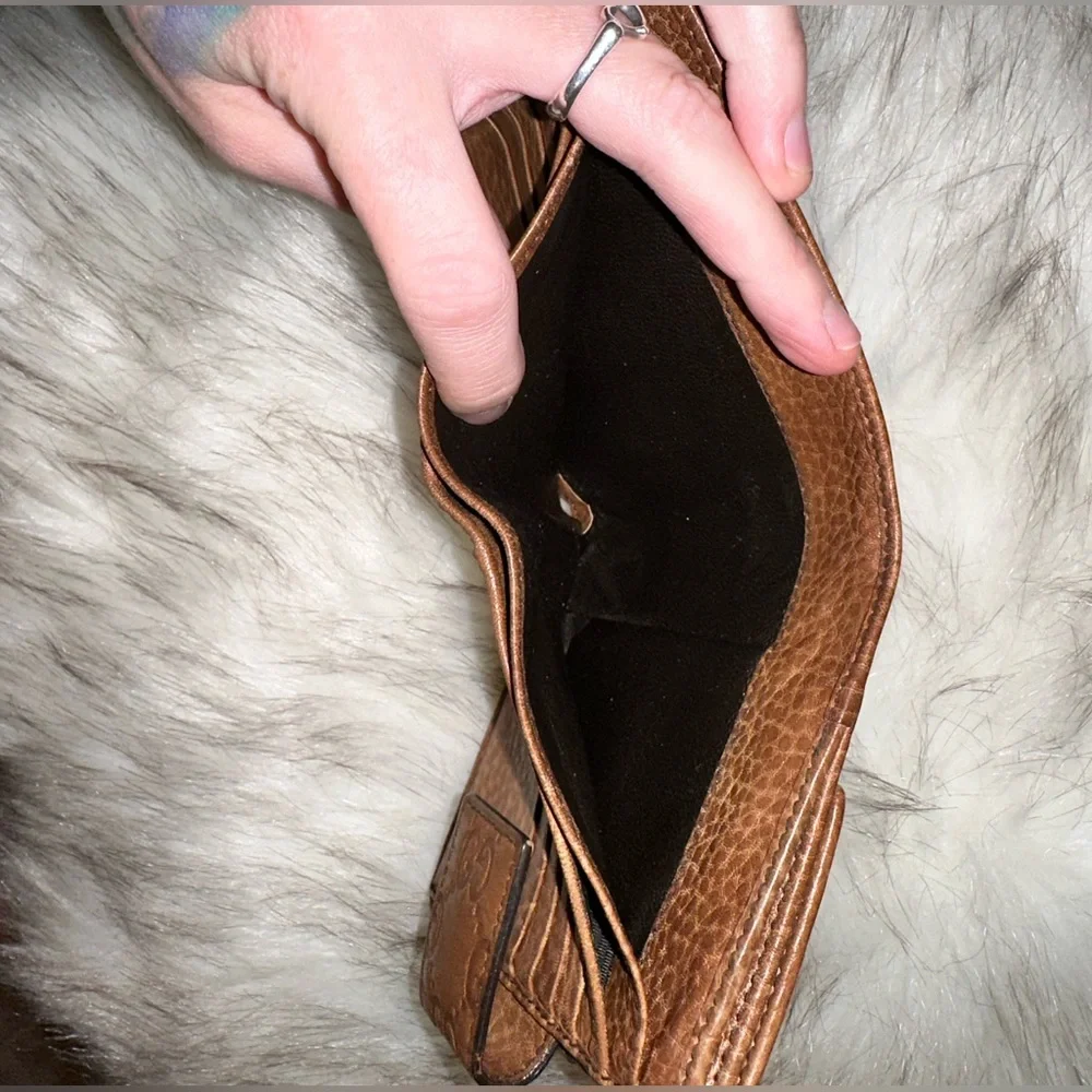 Authentic VINTAGE Gucci Guccissima Bifold Wallet (make an offer)